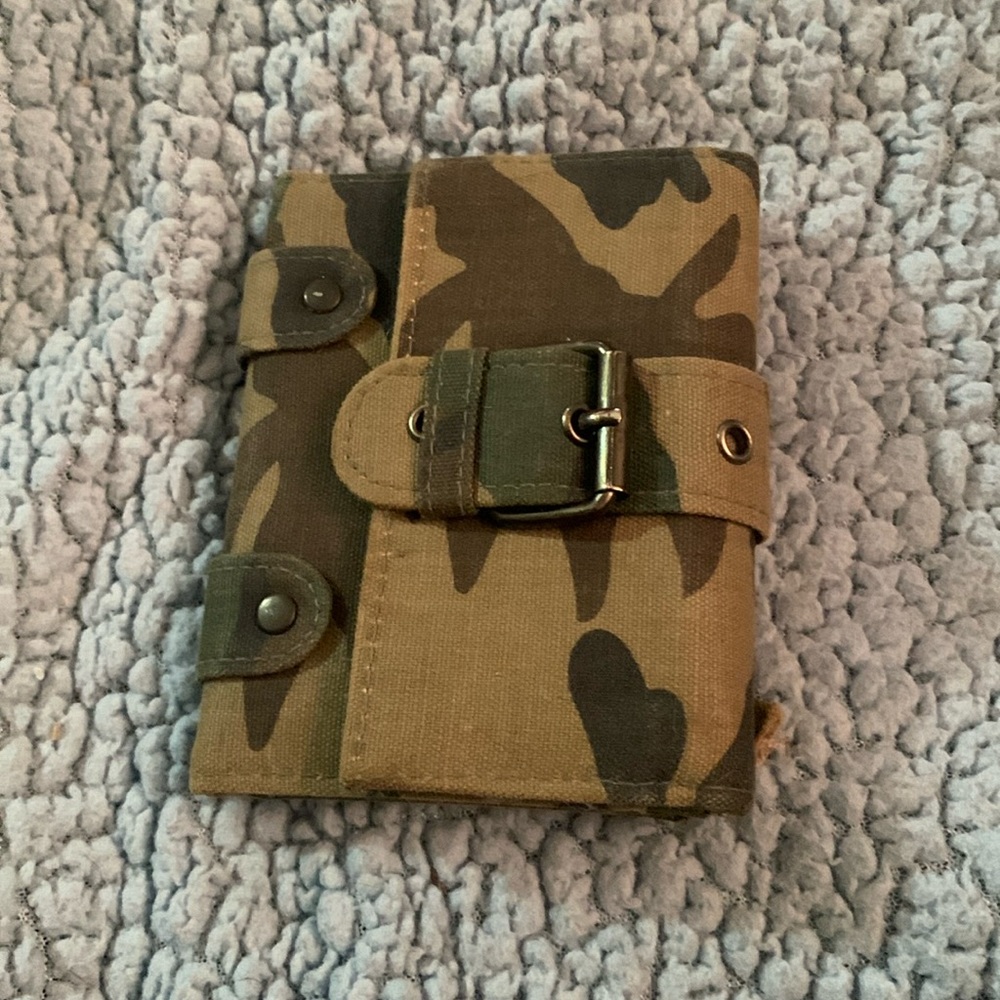 Camo wallet